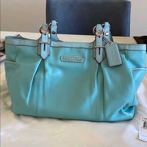 Coach leather tote F16565